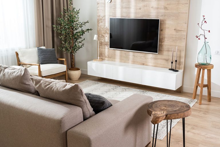 What color palettes are popular for creating a cozy, rustic vibe?