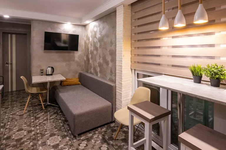 Create more seating in small spaces: Practical hacks that won’t overcrowd